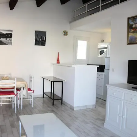 Tennis Village - 2 Pieces Pour 6 Personnes 834 Agde